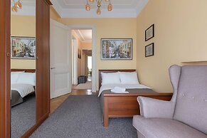 Kotelnicheskaya Royal Tower