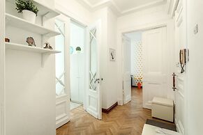 Kotelnicheskaya Royal Tower