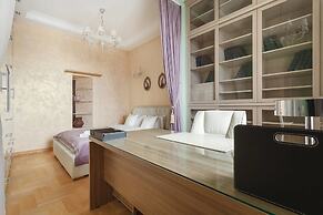 Kotelnicheskaya Royal Tower