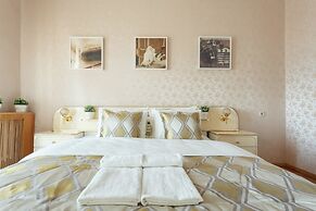 Kotelnicheskaya Royal Tower