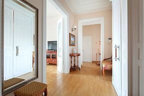 Kotelnicheskaya Royal Tower