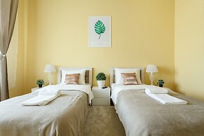 Kotelnicheskaya Royal Tower