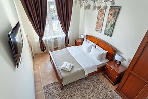 Kotelnicheskaya Royal Tower