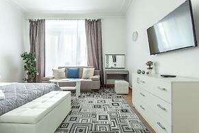 Kotelnicheskaya Royal Tower