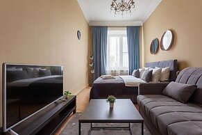 Kotelnicheskaya Royal Tower