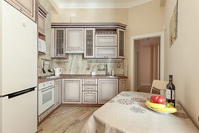 Kotelnicheskaya Royal Tower