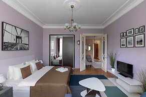 Kotelnicheskaya Royal Tower