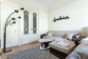 Kotelnicheskaya Royal Tower