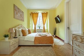 Kotelnicheskaya Royal Tower