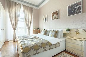 Kotelnicheskaya Royal Tower