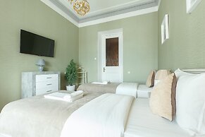 Kotelnicheskaya Royal Tower