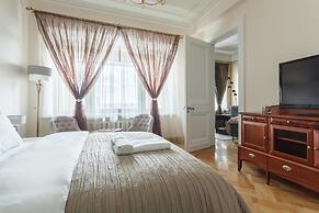 Kotelnicheskaya Royal Tower