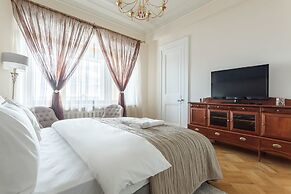 Kotelnicheskaya Royal Tower