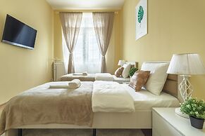 Kotelnicheskaya Royal Tower