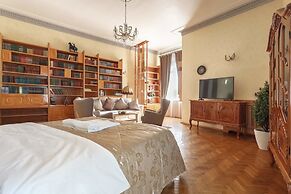 Kotelnicheskaya Royal Tower