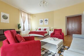 Kotelnicheskaya Royal Tower