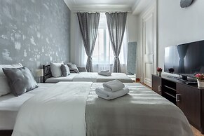 Kotelnicheskaya Royal Tower