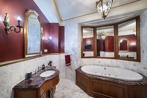 Kotelnicheskaya Royal Tower