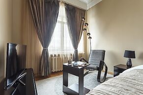 Kotelnicheskaya Royal Tower