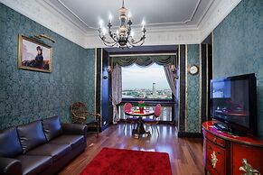 Kotelnicheskaya Royal Tower