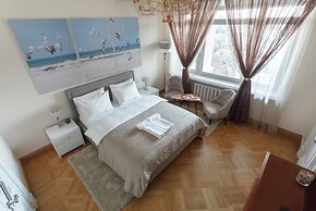 Kotelnicheskaya Royal Tower