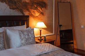 Kotelnicheskaya Royal Tower