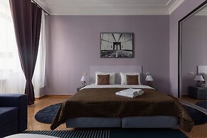 Kotelnicheskaya Royal Tower