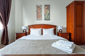 Kotelnicheskaya Royal Tower