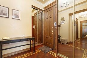 Kotelnicheskaya Royal Tower