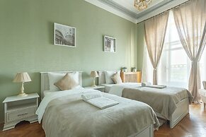 Kotelnicheskaya Royal Tower