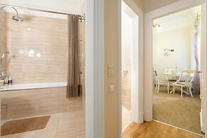 Kotelnicheskaya Royal Tower