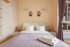 Kotelnicheskaya Royal Tower