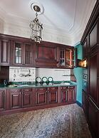 Kotelnicheskaya Royal Tower