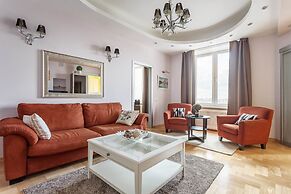 Kotelnicheskaya Royal Tower