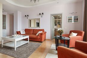 Kotelnicheskaya Royal Tower