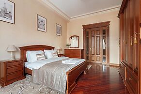 Kotelnicheskaya Royal Tower