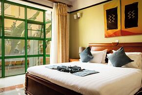 Highlands Suites Hotel