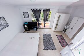 Perla Seven Apartments