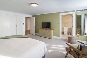 Monarch House Serviced Apartments