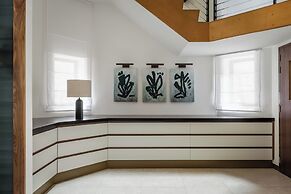 Monarch House Serviced Apartments