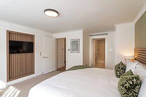 Monarch House Serviced Apartments