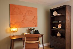 Monarch House Serviced Apartments