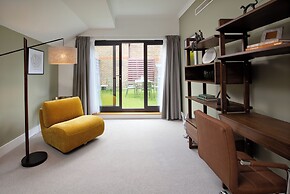 Monarch House Serviced Apartments