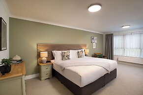 Monarch House Serviced Apartments