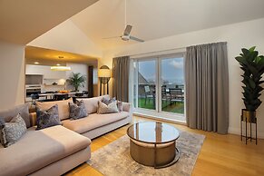 Monarch House Serviced Apartments