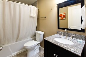 The Dahlonega Square Hotel & Villlas