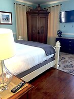The Dahlonega Square Hotel & Villlas