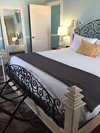 The Dahlonega Square Hotel & Villlas