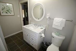 The Dahlonega Square Hotel & Villlas