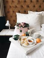 Live.Here.Hotel